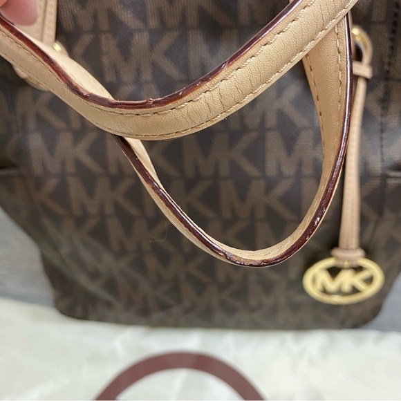 Michael Kors East West Jet Set Tote Signature Monogram Bag - Picture 6 of 17